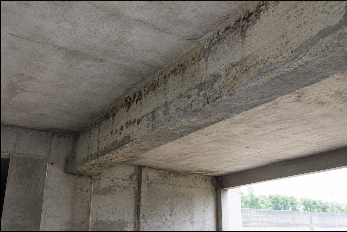 Poutre béton fissurée, armatures corrodées : avant renforcement
